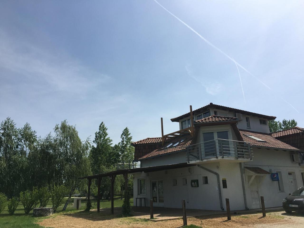 Beach Resident Balatonszemes Bagian luar foto