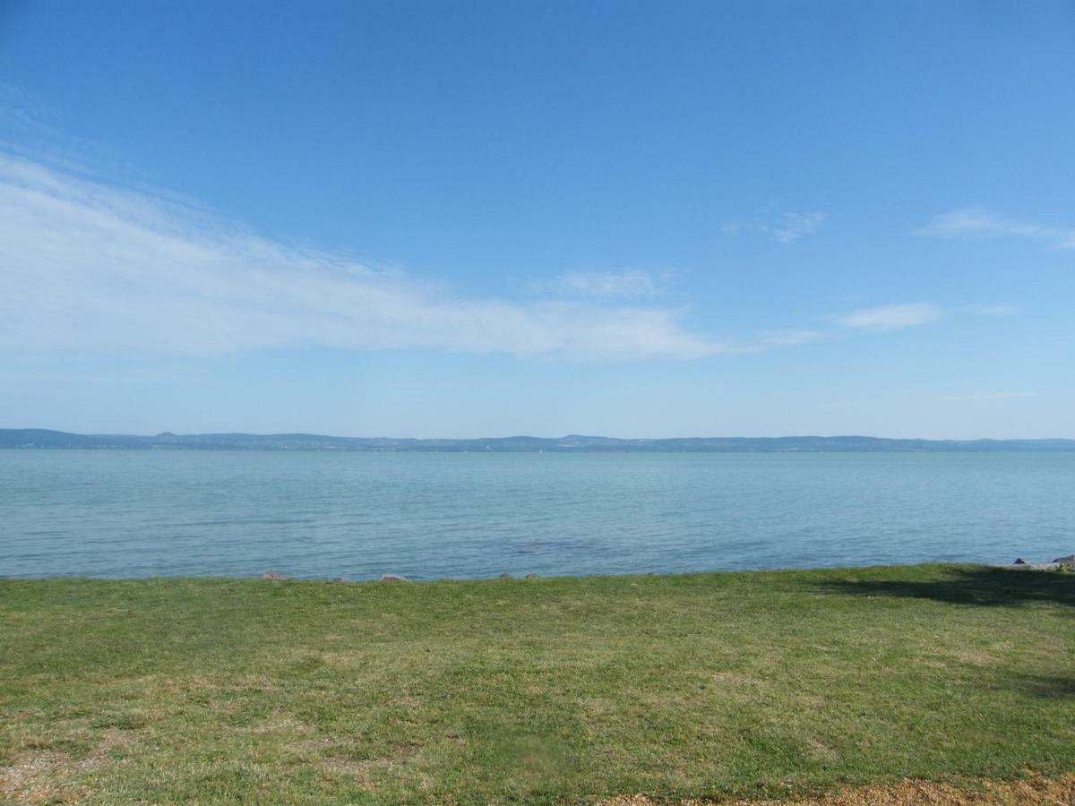 Beach Resident Balatonszemes Bagian luar foto